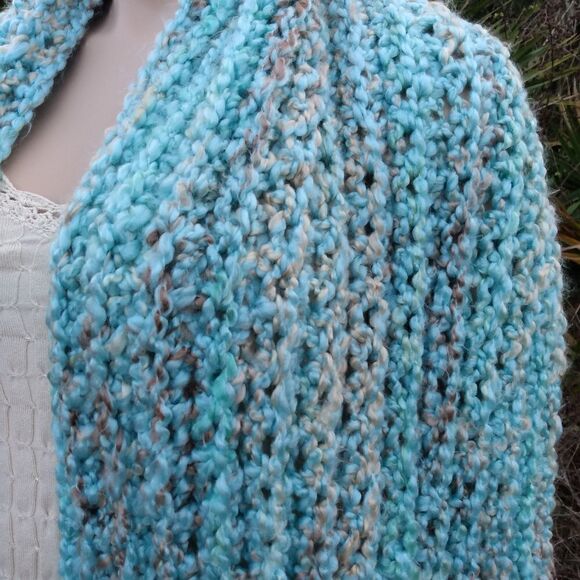 HANDMADE Absolutely Gorgeous & Soft Aqua/Tan/White X-Large Wrap w/Pockets Fringe - Picture 4 of 11